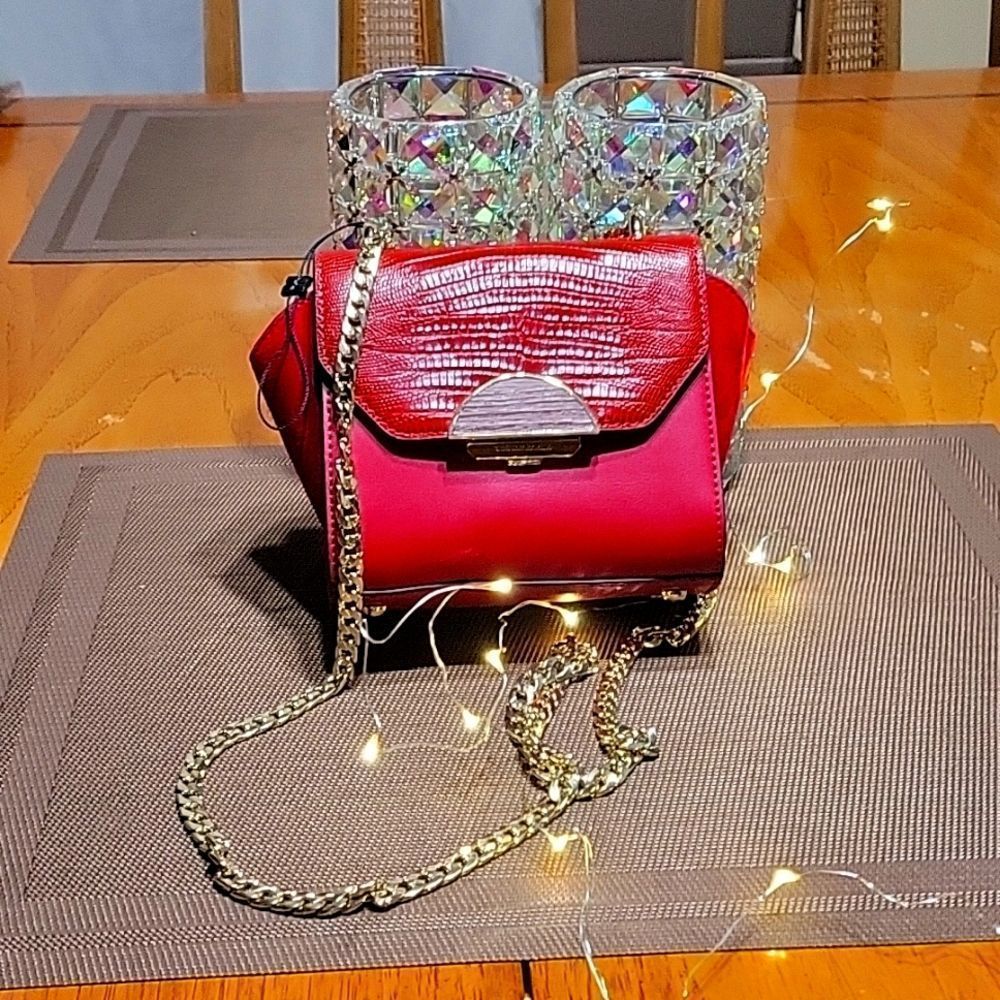 BCBGMAXAZRIA SHOULDER BAG